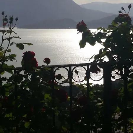Alba Sul Quarto em Acomodações Particulares Stresa